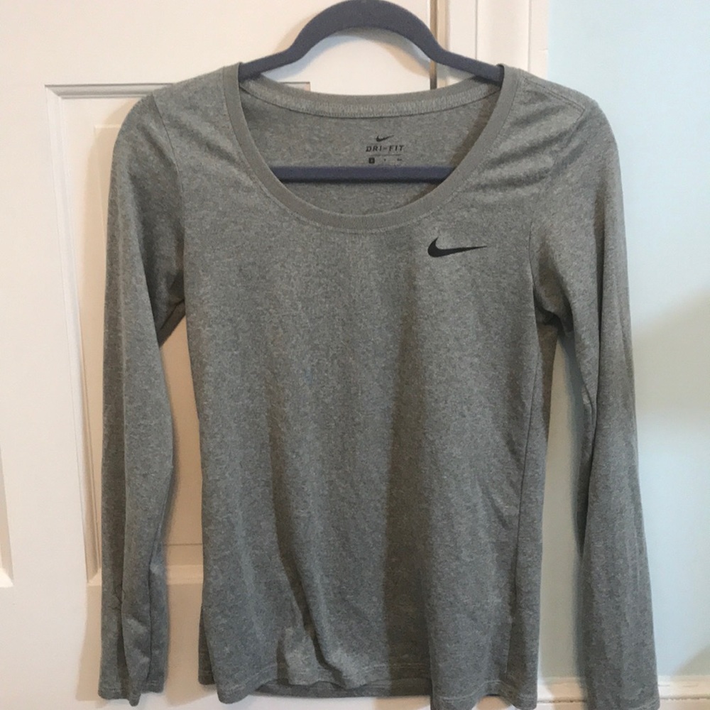 Gray Nike Long Sleeve 🐦🌪